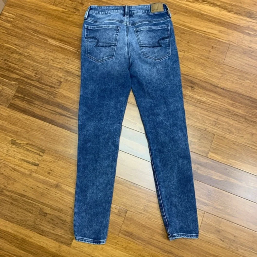 American Eagle Hi-Rise Jegging Womens Size 2 Short Super Stretch Ripped Knee Blu